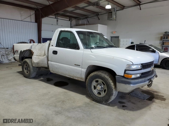 2001 Chevrolet Silverado 1500 with VIN 1GCEK14VX1E124132, listed as a Copart auction lot 52452695 with 269,850 mi miles and Salvage Title. Bid and sale history available at carsss.com. Image 4.