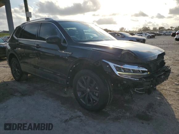2022 Volkswagen Tiguan SE with VIN 3VV3B7AX2NM026049, listed as a Copart auction lot 43441145 with 27,816 mi miles and Salvage Title. Bid and sale history available at DreamBid. Image 4.