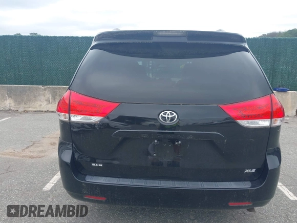 2013 Toyota Sienna XLE AAS with VIN 5TDYK3DCXDS302949, listed as a IAAI auction lot 42611370 with 236,663 mi miles and . Bid and sale history available at DreamBid. Image 16.