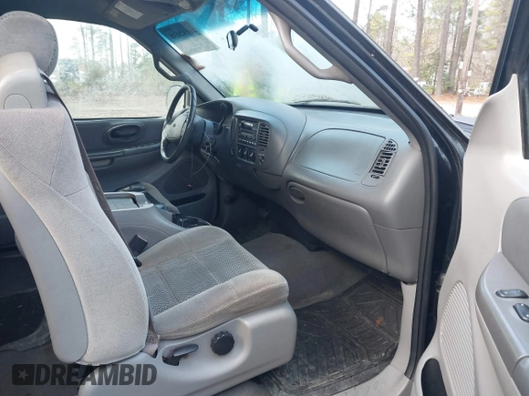2001 Ford F-150 XL z VIN 1FTRX18W81NA40901, wystawiony jako IAAI lot #41182038 z przebiegiem Nie podano mil oraz . Historia ofert i sprzedaży dostępna na DreamBid. Obrazek 5.