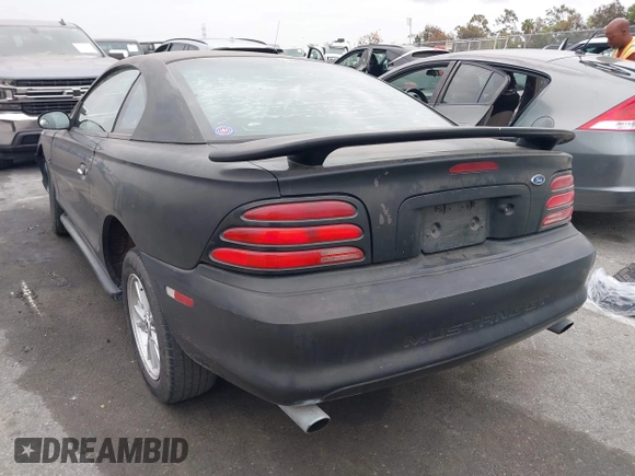 1994 Ford Mustang GT z VIN 1FALP42T0RF147393, wystawiony jako IAAI lot #42046032 z przebiegiem 184 504 mil mil oraz . Historia ofert i sprzedaży dostępna na DreamBid. Obrazek 3.