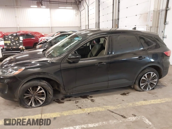 2022 Ford Escape SE with VIN 1FMCU9G65NUB13177, listed as a IAAI auction lot 41637710 with 34,152 mi miles. Bid and sale history available at carsss.com. Image 6.