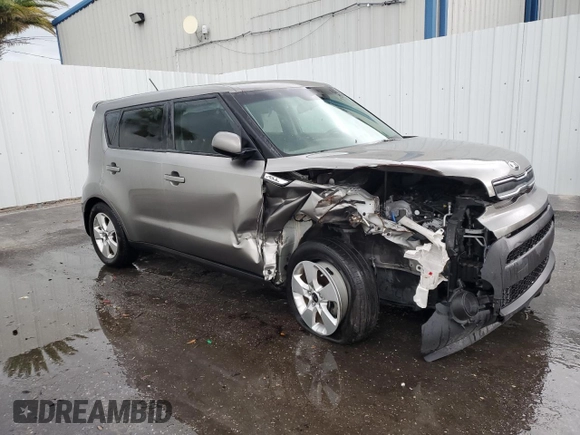 2019 Kia Soul z VIN KNDJN2A24K7682568, wystawiony jako Copart lot #58391635 z przebiegiem 47 493 mil mil oraz Czysty tytuł • Clean title. Historia ofert i sprzedaży dostępna na DreamBid. Obrazek 4.