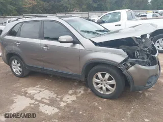 2011 Kia Sorento LX with VIN 5XYKT4A22BG149224, listed as a IAAI auction lot 40252333 with 183,619 mi miles. Bid and sale history available at carsss.com. Image 1.
