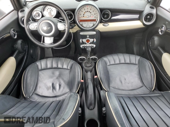 2010 MINI Convertible with VIN WMWMR3C52ATU96951, listed as a Copart auction lot 82038804 with 120,199 mi miles and Clean Title. Bid and sale history available at DreamBid. Image 8.