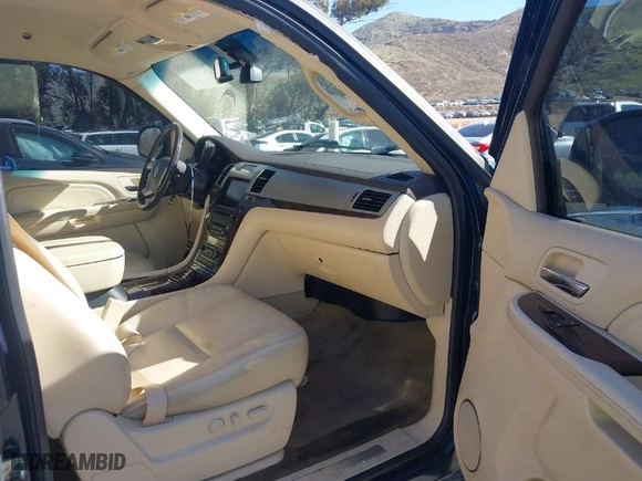 2007 Cadillac Escalade EXT with VIN 3GYFK62887G241511, listed as a IAAI auction lot 41610930 with 57117 miles. Bid and sale history available at carsss.com. Image 5.