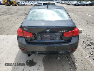 2016 BMW 3 Series 320i z VIN WBA8A9C53GK617979, wystawiony jako Copart lot #64687754 z przebiegiem 101 718 mil mil oraz Szkoda całkowita • Salvage title. Historia ofert i sprzedaży dostępna na DreamBid. Obrazek 6.