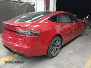 2022 Tesla Model S Plaid z VIN 5YJSA1E61NF471785, wystawiony jako IAAI lot #42208101 z przebiegiem Nie podano mil oraz . Historia ofert i sprzedaży dostępna na DreamBid. Obrazek 4.