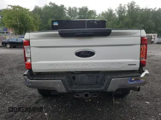 2017 Ford F-350 Platinum z VIN 1FT8W3B64HEC25752, wystawiony jako Copart lot #57534275 z przebiegiem 219 817 mil mil oraz Czysty tytuł • Clean title. Historia ofert i sprzedaży dostępna na DreamBid. Obrazek 6.