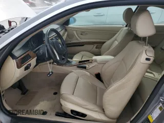 2007 BMW 3 Series 328i z VIN WBAWV135X7P117866, wystawiony jako Copart lot #46118685 z przebiegiem 112 828 mil mil oraz Szkoda całkowita • Salvage title. Historia ofert i sprzedaży dostępna na DreamBid. Obrazek 7.