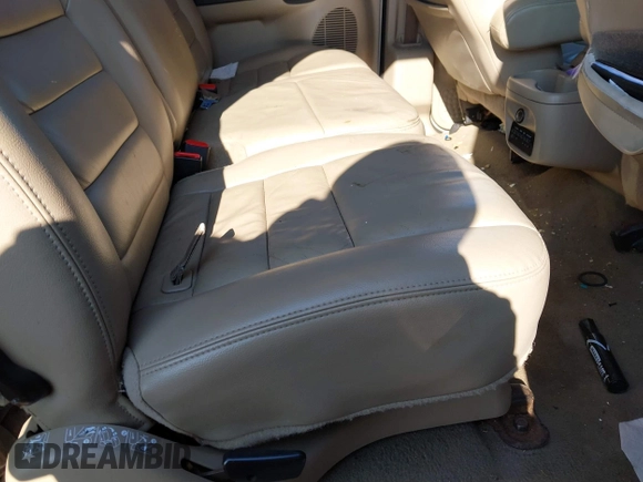 2005 Ford Excursion Limited с VIN 1FMNU43S85ED45734, выставлен на аукционе IAAI как лот 41414423 с пробегом 210 259 миль миль и . История ставок и продаж доступна на DreamBid. Изображение 8.