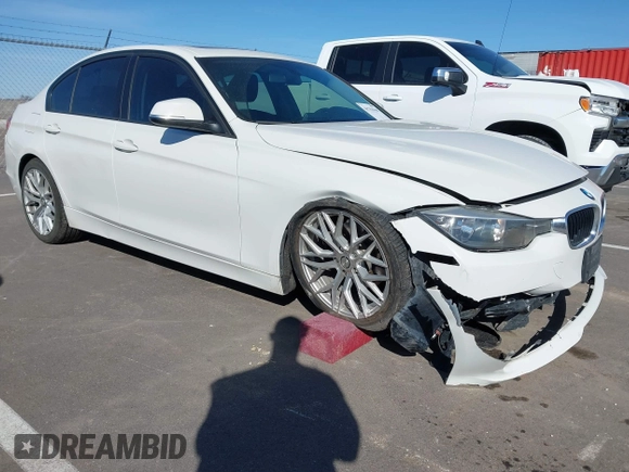 2015 BMW 3 Series 320i xDrive z VIN WBA3C3C55FK202033, wystawiony jako IAAI lot #41763644 z przebiegiem 90 816 mil mil oraz . Historia ofert i sprzedaży dostępna na DreamBid. Obrazek 1.