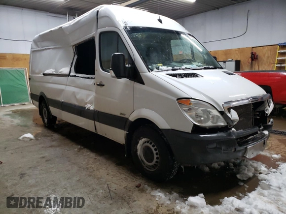 2011 Freightliner Sprinter with VIN WDRPE8CCXB5547450, listed as a Copart auction lot 43731135 with 212,275 mi miles and Clean Title. Bid and sale history available at DreamBid. Image 4.
