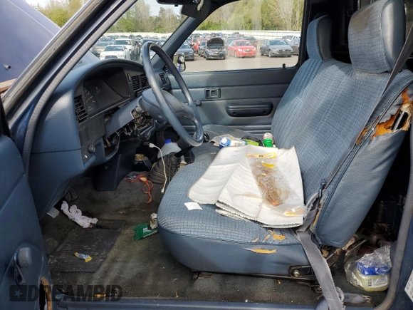 1990 Toyota Pickup DX с VIN JT4RN81P7L5065454, выставлен на аукционе Copart как лот 52913465 с пробегом 366 591 миль миль и Списание • Salvage title. История ставок и продаж доступна на DreamBid. Изображение 7.