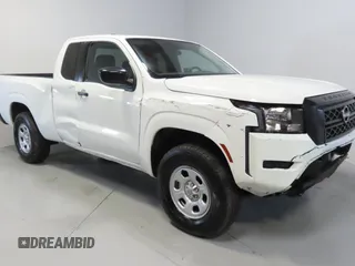 2024 Nissan Frontier SV z VIN 1N6ED1CM3RN642238, wystawiony jako Copart lot #55664185 z przebiegiem 2 233 mil mil oraz Szkoda całkowita • Salvage title. Historia ofert i sprzedaży dostępna na DreamBid. Obrazek 1.