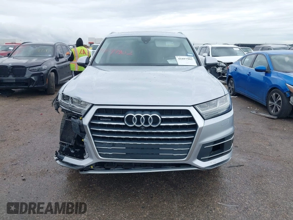 2019 Audi Q7 Premium Plus z VIN WA1LAAF73KD040924, wystawiony jako IAAI lot #41897902 z przebiegiem 131 535 mil mil oraz . Historia ofert i sprzedaży dostępna na DreamBid. Obrazek 12.