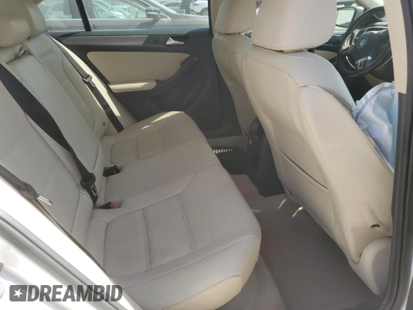 2014 Volkswagen Jetta TDI w/Premium/Nav z VIN 3VWLL7AJ8EM365466, wystawiony jako Copart lot #48739245 z przebiegiem 146 374 mil mil oraz Szkoda całkowita • Salvage title. Historia ofert i sprzedaży dostępna na DreamBid. Obrazek 10.