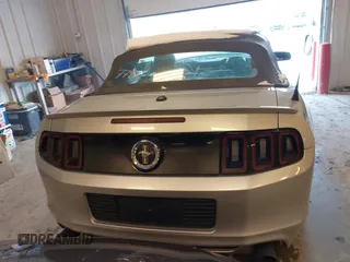 2014 Ford Mustang V6 с VIN 1ZVBP8EM5E5260397, выставлен на аукционе IAAI как лот 41391939 с пробегом 144 035 миль миль и . История ставок и продаж доступна на DreamBid. Изображение 16.
