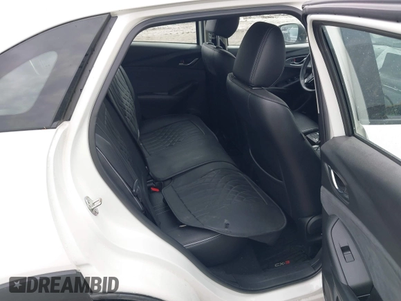 2019 Mazda CX-3 Grand Touring with VIN JM1DKFD76K0426879, listed as a IAAI auction lot 41669200 with 31,881 mi miles. Bid and sale history available at carsss.com. Image 8.