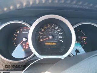 2008 Toyota 4Runner SR5 z VIN JTEZU14R98K006529, wystawiony jako Copart lot #41511565 z przebiegiem 150 661 mil mil oraz Czysty tytuł • Clean title. Historia ofert i sprzedaży dostępna na DreamBid. Obrazek 9.