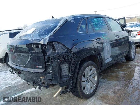 2021 Volkswagen Atlas SE with VIN 1V2KE2CA0MC231882, listed as a IAAI auction lot 41542291 with 37,219 mi miles and . Bid and sale history available at DreamBid. Image 4.
