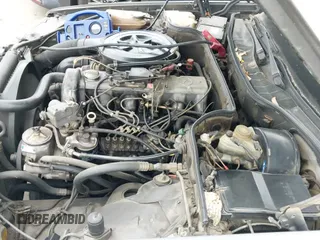 1982 Mercedes-Benz 300 SD z VIN WDBCB20A2CB021029, wystawiony jako IAAI lot #42752691 z przebiegiem 183 390 mil mil oraz . Historia ofert i sprzedaży dostępna na DreamBid. Obrazek 15.