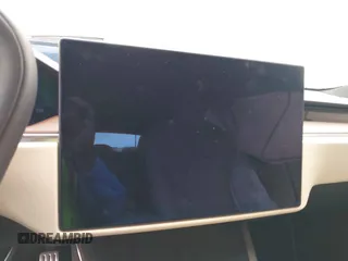 2021 Tesla Model S Long Range с VIN 5YJSA1E57MF441387, выставлен на аукционе IAAI как лот 42034307 с пробегом Не указан миль и . История ставок и продаж доступна на DreamBid. Изображение 7.
