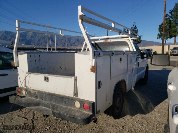 2006 Ford Super Duty F-250 XL with VIN 1FTNF20566EB42604, listed as a Copart auction lot 88277435 with 5,562 mi miles and Salvage Title. Bid and sale history available at carsss.com. Image 3.