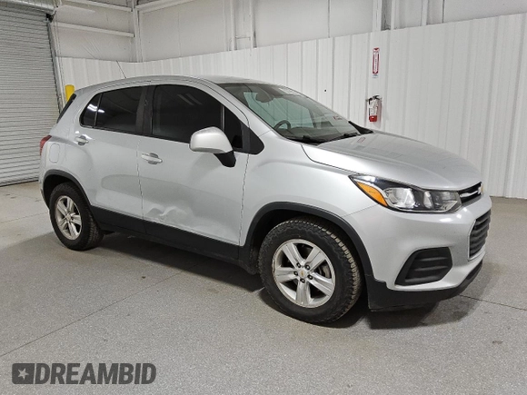 2020 Chevrolet Trax LS with VIN KL7CJKSB3LB027381, listed as a Copart auction lot 43822765 with 148,444 mi miles and Clean Title. Bid and sale history available at carsss.com. Image 4.