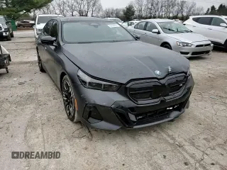 2024 BMW i5 M60 z VIN WBY43FK05RCR32052, wystawiony jako Copart lot #85559624 z przebiegiem 5 913 mil mil oraz Nie do naprawy • Non repairable. Historia ofert i sprzedaży dostępna na DreamBid. Obrazek 10.