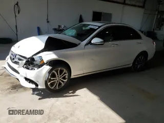 2018 Mercedes-Benz C 300 z VIN 55SWF4KB0JU235398, wystawiony jako Copart lot #53123405 z przebiegiem 85 265 mil mil oraz Szkoda całkowita • Salvage title. Historia ofert i sprzedaży dostępna na DreamBid. Obrazek 1.