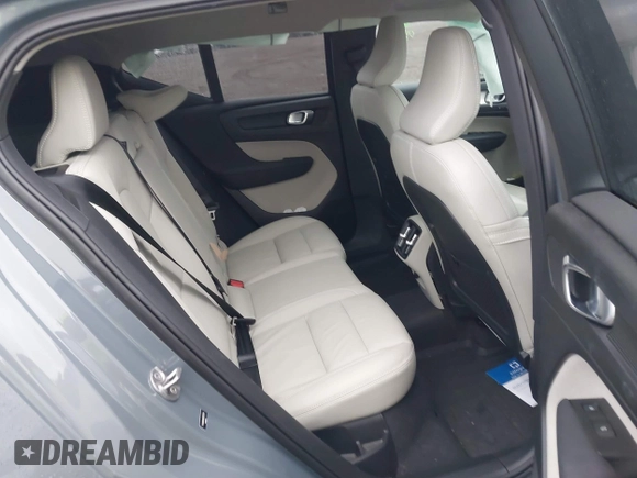 2022 Volvo XC40 Momentum с VIN YV4162UK4N2742114, выставлен на аукционе IAAI как лот 41465820 с пробегом 13 833 миль миль и . История ставок и продаж доступна на DreamBid. Изображение 8.