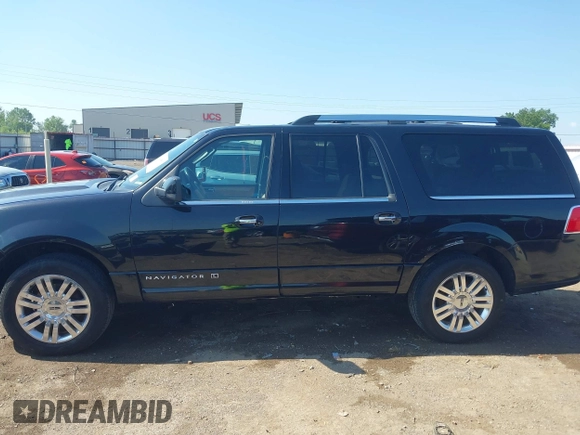 2013 Lincoln Navigator z VIN 5LMJJ3J54DEL08819, wystawiony jako IAAI lot #42234551 z przebiegiem 235 518 mil mil oraz . Historia ofert i sprzedaży dostępna na DreamBid. Obrazek 15.