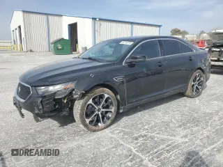 2015 Ford Taurus SHO z VIN 1FAHP2KTXFG121786, wystawiony jako Copart lot #49718275 z przebiegiem 114 946 mil mil oraz Szkoda całkowita • Salvage title. Historia ofert i sprzedaży dostępna na DreamBid. Obrazek 1.