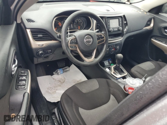 2017 Jeep Cherokee Altitude z VIN 1C4PJLAS4HW617469, wystawiony jako Copart lot #81541854 z przebiegiem 126 325 mil mil oraz Szkoda całkowita • Salvage title. Historia ofert i sprzedaży dostępna na DreamBid. Obrazek 8.