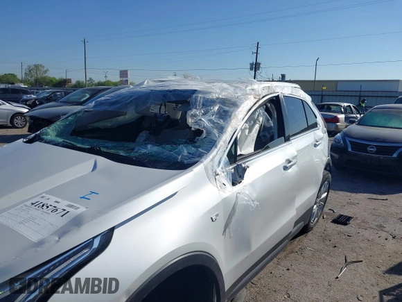 2022 Cadillac XT4 FWD Luxury with VIN 1GYAZAR48NF170949, listed as a IAAI auction lot 41857671 with 25,881 mi miles and . Bid and sale history available at carsss.com. Image 6.