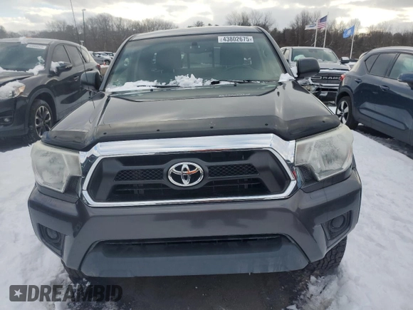 2013 Toyota Tacoma z VIN 5TFUU4EN2DX052230, wystawiony jako Copart lot #43802675 z przebiegiem 102 410 mil mil oraz Szkoda całkowita • Salvage title. Historia ofert i sprzedaży dostępna na DreamBid. Obrazek 5.