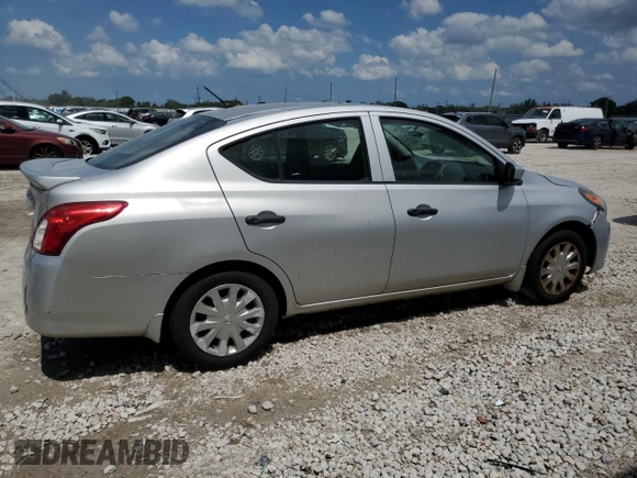 2016 Nissan Versa S z VIN 3N1CN7AP3GL859294, wystawiony jako Copart lot #57069925 z przebiegiem 124 928 mil mil oraz Czysty tytuł • Clean title. Historia ofert i sprzedaży dostępna na DreamBid. Obrazek 3.