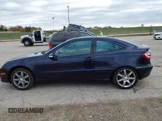 2003 Mercedes-Benz C 230 Kompressor с VIN WDBRN40J93A457301, выставлен на аукционе IAAI как лот 40839325 с пробегом 146 263 миль миль и . История ставок и продаж доступна на DreamBid. Изображение 15.