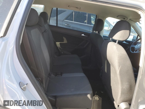 2019 Volkswagen Tiguan S z VIN 3VV0B7AX6KM015635, wystawiony jako Copart lot #47340135 z przebiegiem 156 774 mil mil oraz Szkoda całkowita • Salvage title. Historia ofert i sprzedaży dostępna na DreamBid. Obrazek 11.