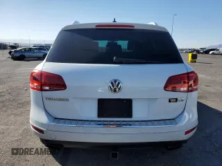2013 Volkswagen Touareg Exec with VIN WVGEF9BP2DD003995, listed as a Copart auction lot 42577835 with 160,562 mi miles and Clean Title. Bid and sale history available at DreamBid. Image 6.