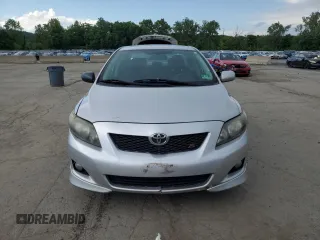 2010 Toyota Corolla z VIN 2T1BU4EE1AC260665, wystawiony jako Copart lot #60441805 z przebiegiem 173 521 mil mil oraz Szkoda całkowita • Salvage title. Historia ofert i sprzedaży dostępna na DreamBid. Obrazek 5.
