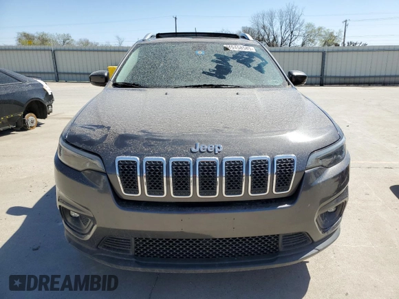 2019 Jeep Cherokee Latitude Plus z VIN 1C4PJLLN8KD215917, wystawiony jako Copart lot #49458585 z przebiegiem 103 182 mil mil oraz Czysty tytuł • Clean title. Historia ofert i sprzedaży dostępna na DreamBid. Obrazek 5.