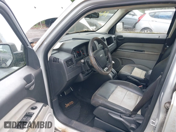 2007 Jeep Patriot Limited with VIN 1J8FF48W77D318640, listed as a IAAI auction lot 42653588 with 88,375 mi miles and . Bid and sale history available at DreamBid. Image 5.