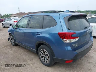 2019 Subaru Forester Premium with VIN JF2SKAGCXKH442640, listed as a IAAI auction lot 42488712 with 37,964 mi miles and . Bid and sale history available at DreamBid. Image 3.