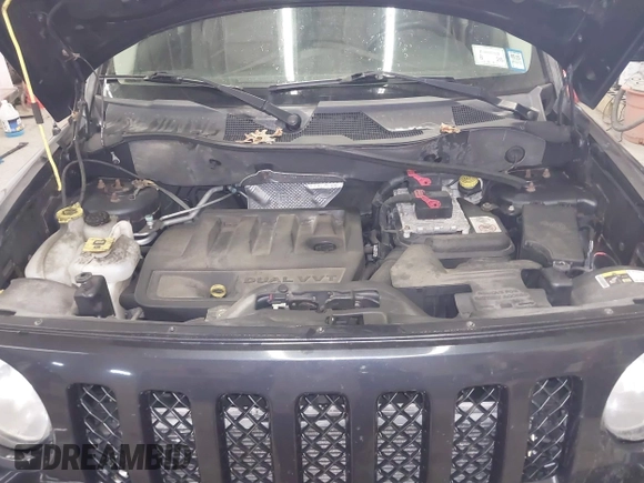 2014 Jeep Patriot Limited with VIN 1C4NJRCB7ED684811, listed as a IAAI auction lot 41833010 with 74,820 mi miles and . Bid and sale history available at carsss.com. Image 10.