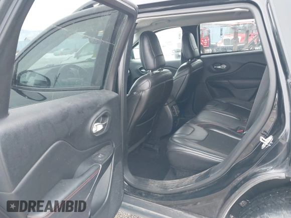 2019 Jeep Cherokee Trailhawk Elite with VIN 1C4PJMBX6KD313675, listed as a IAAI auction lot 41448924 with 51,639 mi miles. Bid and sale history available at carsss.com. Image 8.