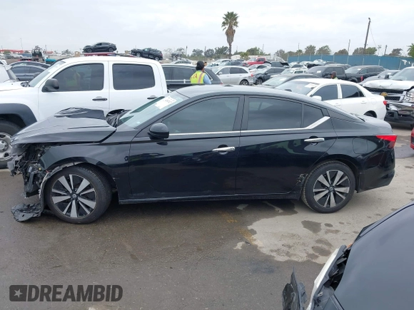 2021 Nissan Altima SV with VIN 1N4BL4DV0MN391243, listed as a IAAI auction lot 42047627 with 102,717 mi miles and . Bid and sale history available at carsss.com. Image 15.