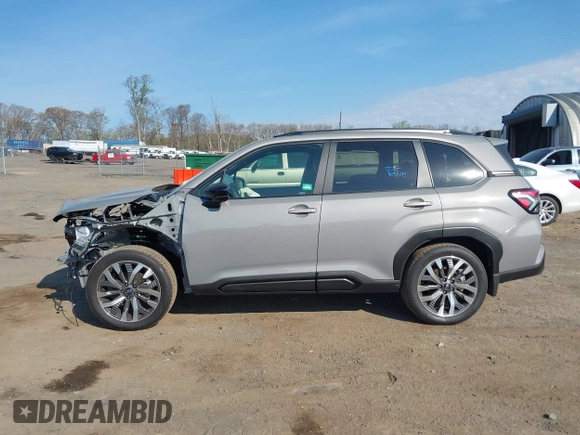 2025 Subaru Forester Touring с VIN JF2SLDTCXSH472743, выставлен на аукционе IAAI как лот 42115023 с пробегом 1 247 миль миль и . История ставок и продаж доступна на DreamBid. Изображение 14.