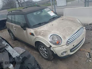2012 MINI Clubman z VIN WMWZF3C57CT189096, wystawiony jako IAAI lot #41915678 z przebiegiem 80 480 mil mil oraz . Historia ofert i sprzedaży dostępna na DreamBid. Obrazek 1.